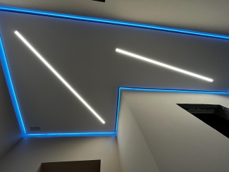 Выполненная работа - Потолок Descor premium с RGB лентой Dumlight