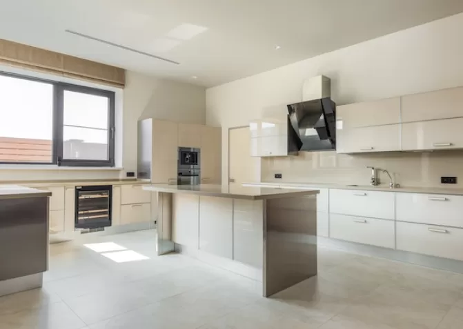 Сатиновый натяжной потолок